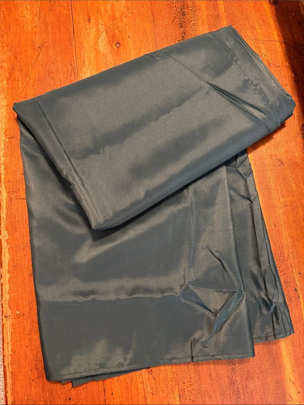 Dark Green Solid Tablecloth 60x102 BRAND NEW